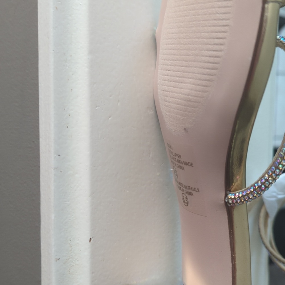 Shoe - Picture 5 of 12